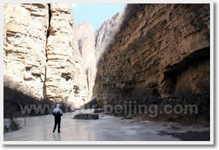 Mentougou Vernacular Dwellings & Dragon Gate Canyon Day Trip